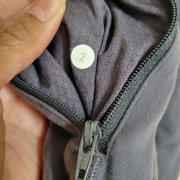 Lululemon in Stride Full zip jacket size 2. - Picture 8 of 8